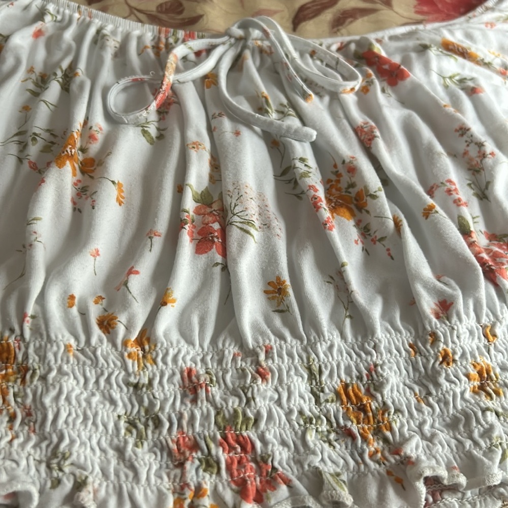 Forever 21 White Floral Off the Shoulder Crop Top - Picture 2 of 8